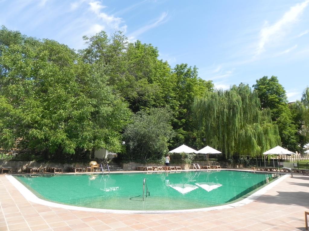 Monasterio De Piedra Hotel Nuevalos Luaran gambar